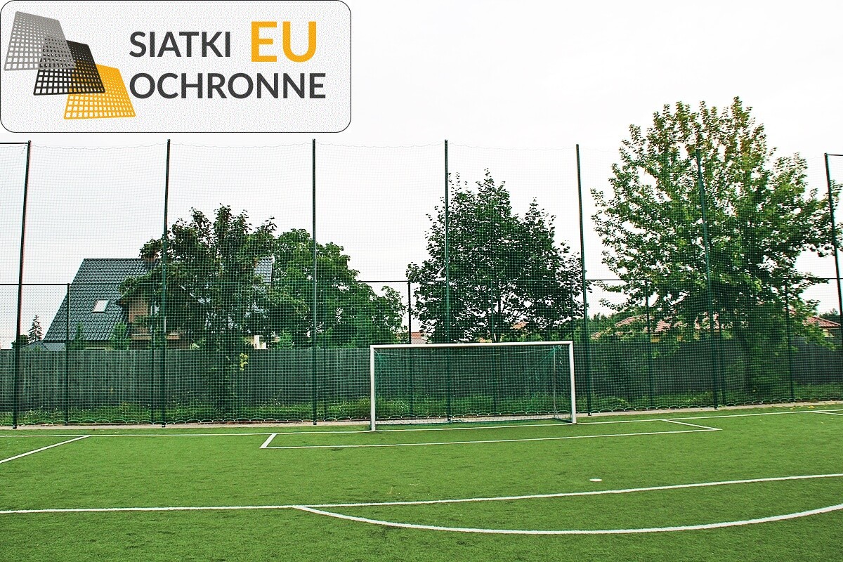   SiatkiOchronne.eu - Siatka zabezpieczająca do przechwytywania piłek — niezastąpiona na boiskach piłkarskich 