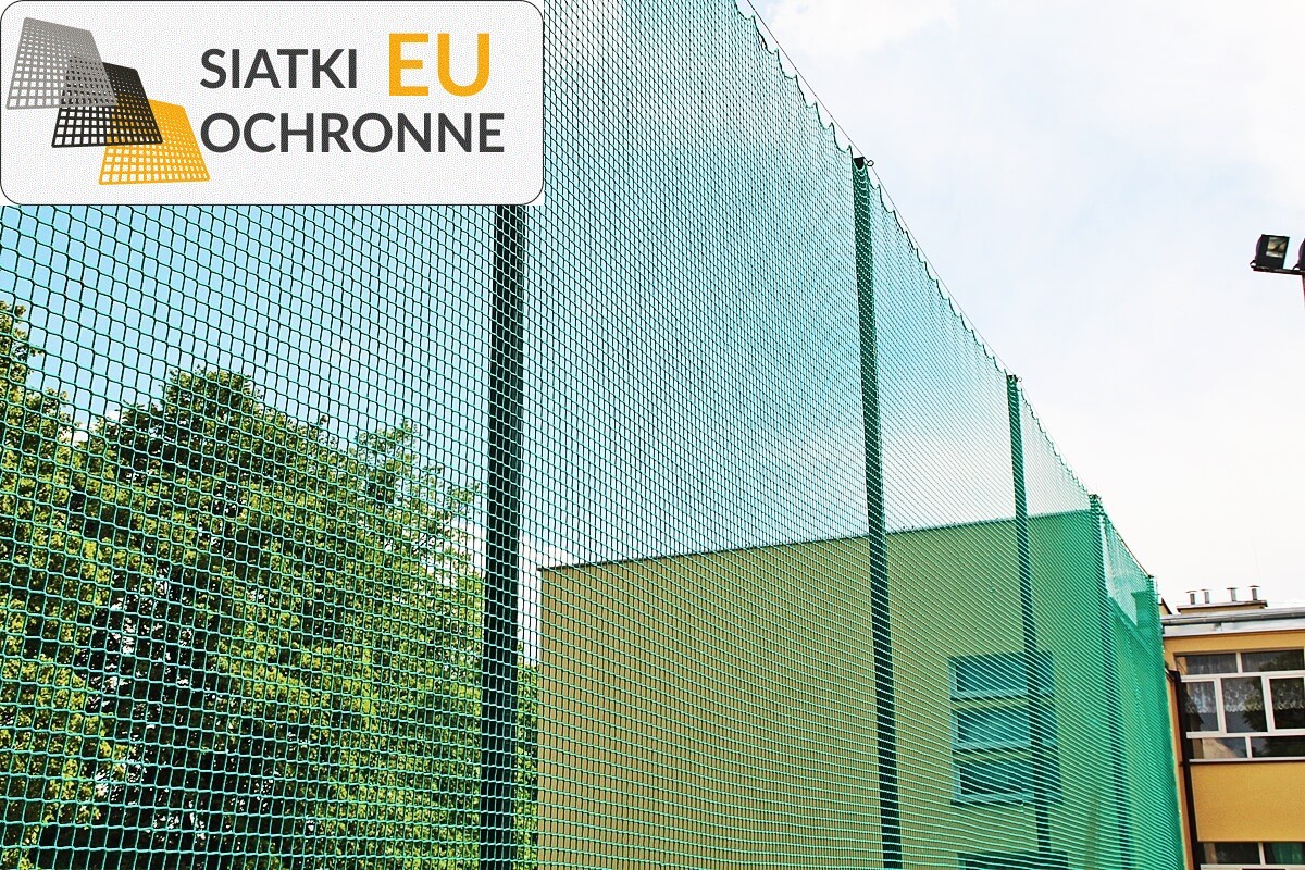 Sznurkowa siatka zabezpieczająca na boisko piłkarskie SiatkiOchronne.eu - Sznurkowa siatka zabezpieczająca na boisko piłkarskie