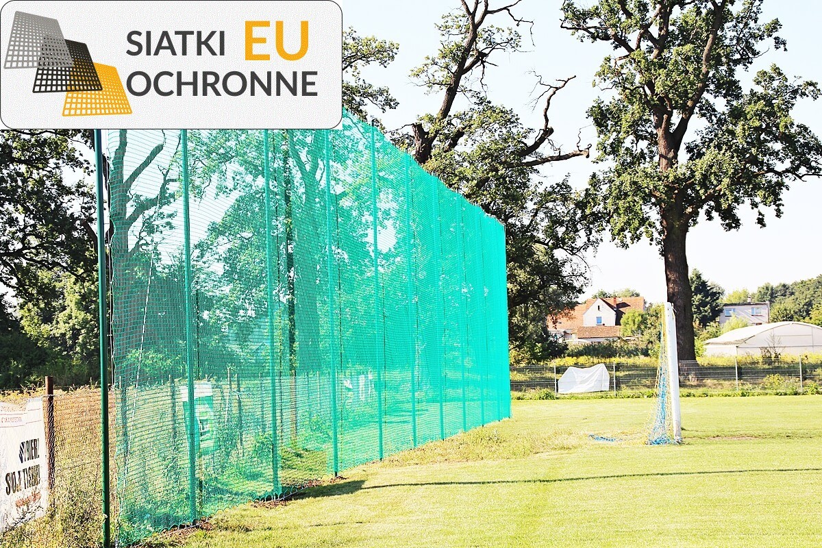 Siatka zabezpieczająca do przechwytywania piłek — niezastąpiona na boiskach piłkarskich SiatkiOchronne.eu - Siatka zabezpieczająca do przechwytywania piłek — niezastąpiona na boiskach piłkarskich