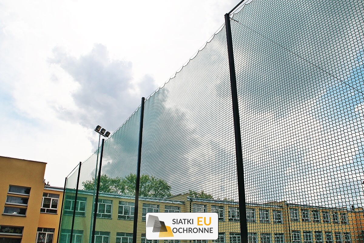   SiatkiOchronne.eu - Ogrodzenie boiska szkolnego   Ogrodzenie sportowe do szkoły 