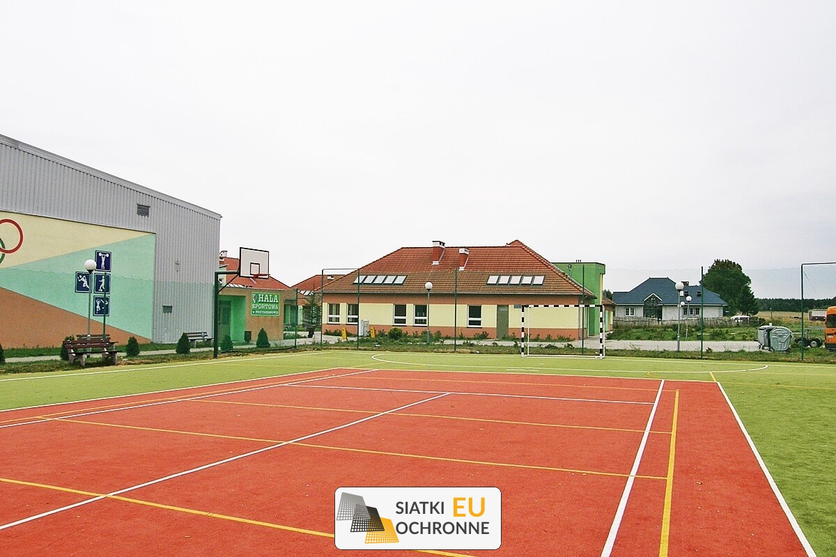   SiatkiOchronne.eu - Siatka sznurkowa do zabezpieczania boiska szkolnego 