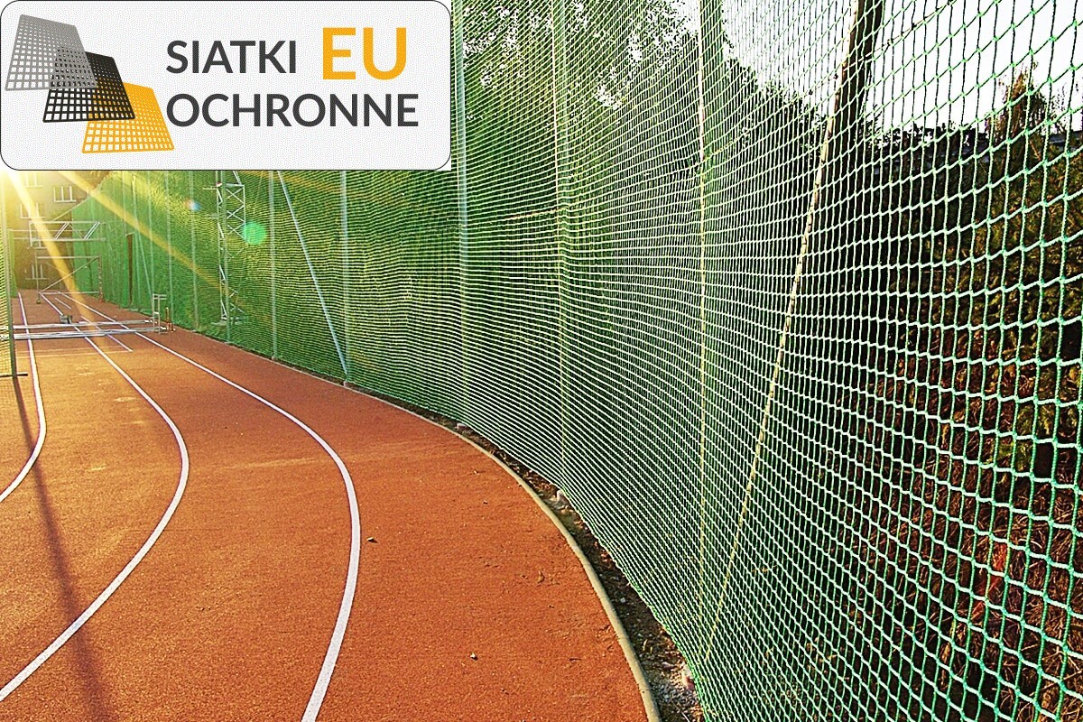   SiatkiOchronne.eu - Siatkowe ogrodzenie do boiska, 4m wysokości, z wytrzymałymi słupami i siatką o okach 8x8cm oraz grubości 6mm 