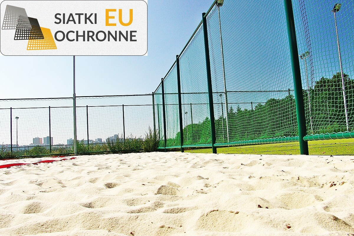 Siatkowe ogrodzenie boiskowe o wysokości 6m, ze słupami i siatką o oczkach 10x10cm oraz grubości 5mm SiatkiOchronne.eu - Siatkowe ogrodzenie boiskowe o wysokości 6m, ze słupami i siatką o oczkach 10x10cm oraz grubości 5mm