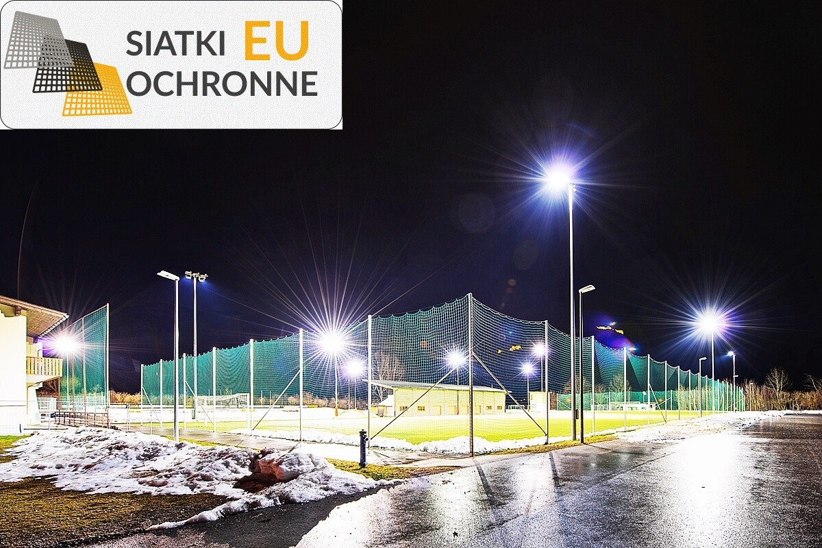 Siatkowe ogrodzenie do boiska o wysokości 6m ze słupami, o wielkości oczek 4,5x4,5cm i grubości nici 4mm SiatkiOchronne.eu - Siatkowe ogrodzenie do boiska o wysokości 6m ze słupami, o wielkości oczek 4,5x4,5cm i grubości nici 4mm