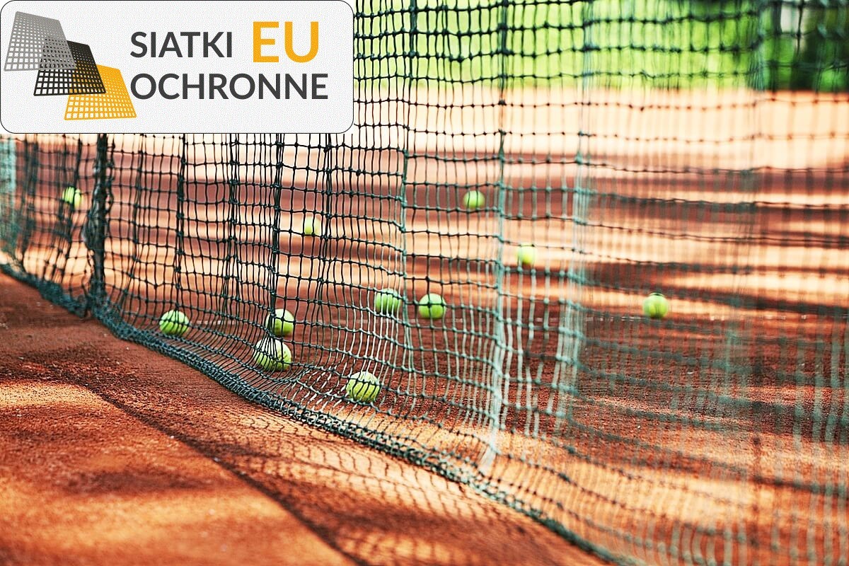   SiatkiOchronne.eu - Słupki z siatką o oczkach 10x10cm i grubości 4mm, wysokość 6m 