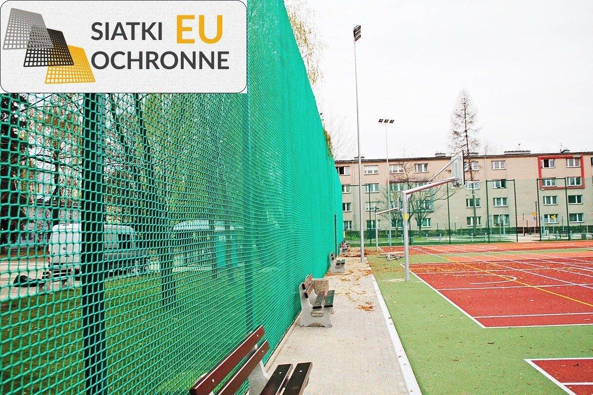   SiatkiOchronne.eu - Siatka ochronna 4m z mocnymi słupami i oczkami 4,5x4,5cm, grubość 3mm 