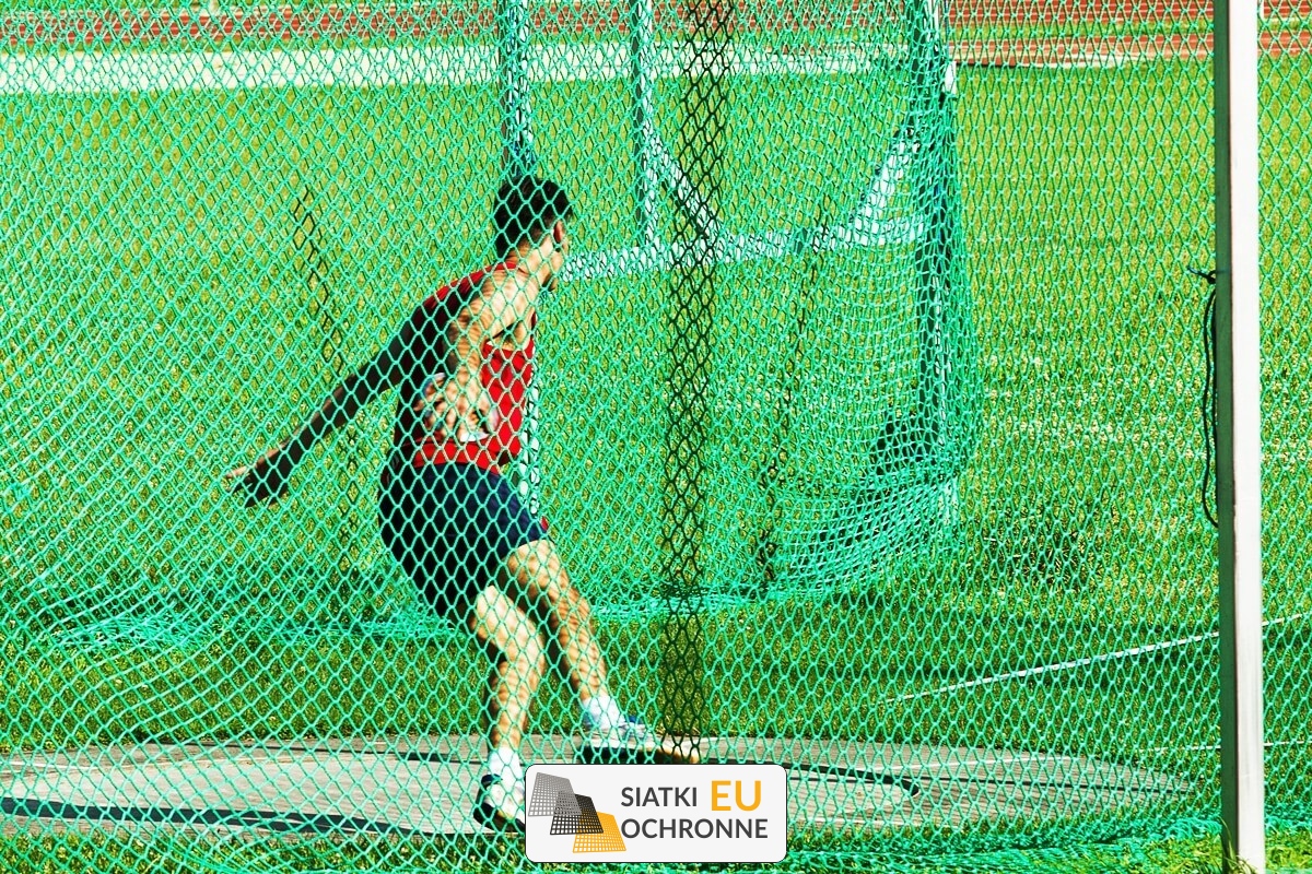 Odpowiednie siatki do zabezpieczenia boisk sportowych SiatkiOchronne.eu - Odpowiednie siatki do zabezpieczenia boisk sportowych