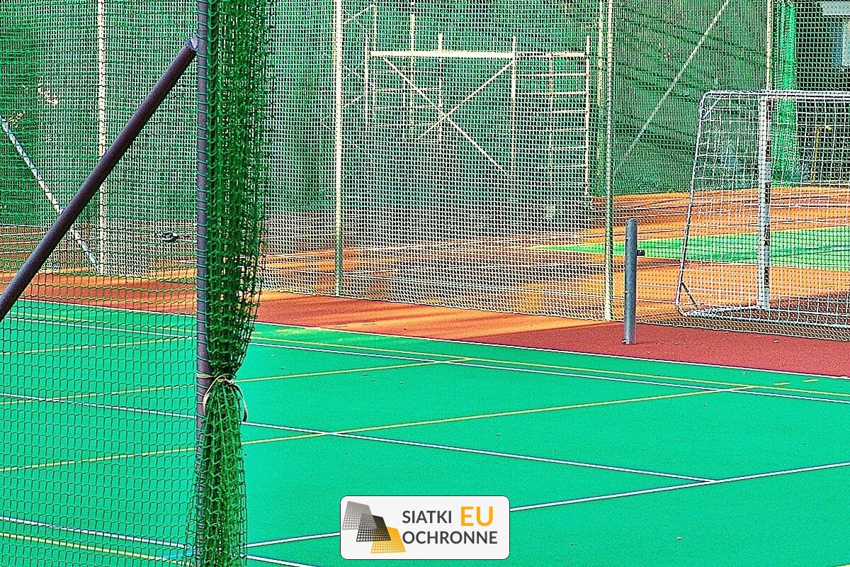   SiatkiOchronne.eu - Ogrodzenie boiskowe - siatka 