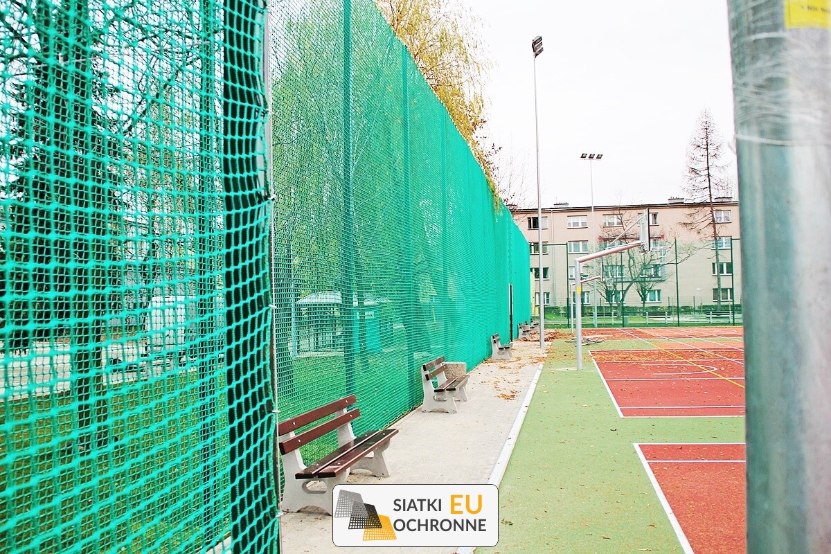   SiatkiOchronne.eu - Siatka ogrodzeniowa do boisk 