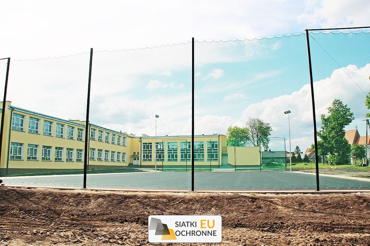  SiatkiOchronne.eu - Siatka na ogrodzenie boiska - 4,5x4,5 3mm PP 