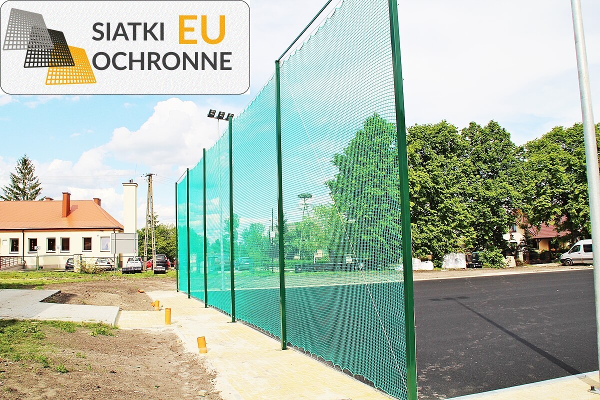 Siatki sznurkowe chroniące boiska przed piłkami SiatkiOchronne.eu - Siatki sznurkowe chroniące boiska przed piłkami