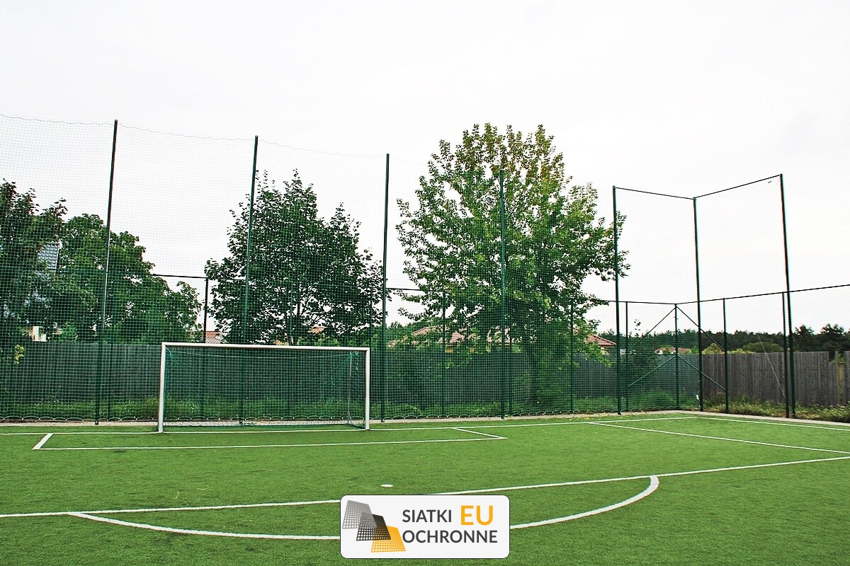  SiatkiOchronne.eu - Siatka na boisko orlik   Siatka na piłkochwyt boisko orlik 