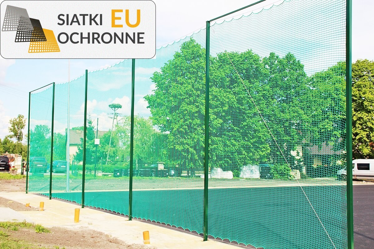   SiatkiOchronne.eu - Zabezpieczająca siatka do boiska piłkarskiego 