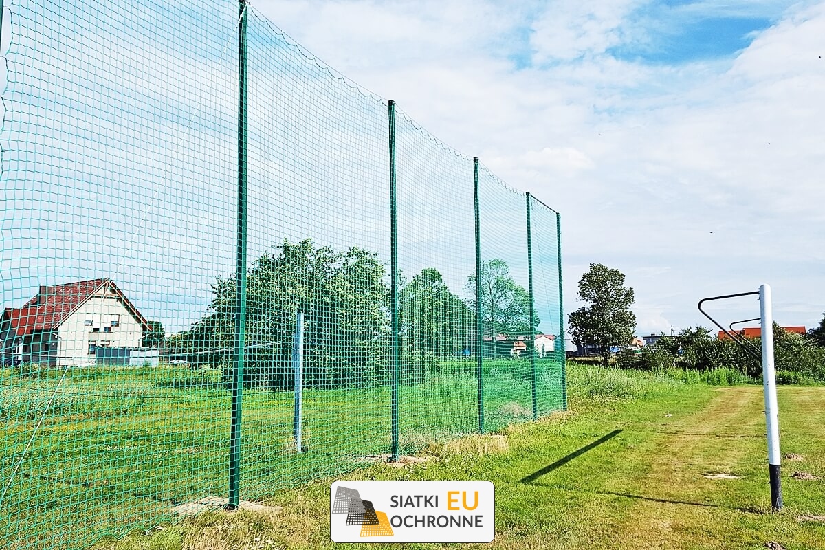   SiatkiOchronne.eu - Piłkochwt do gry w piłkę nożną   Piłkochwyty na boiska do piłki nożnej 