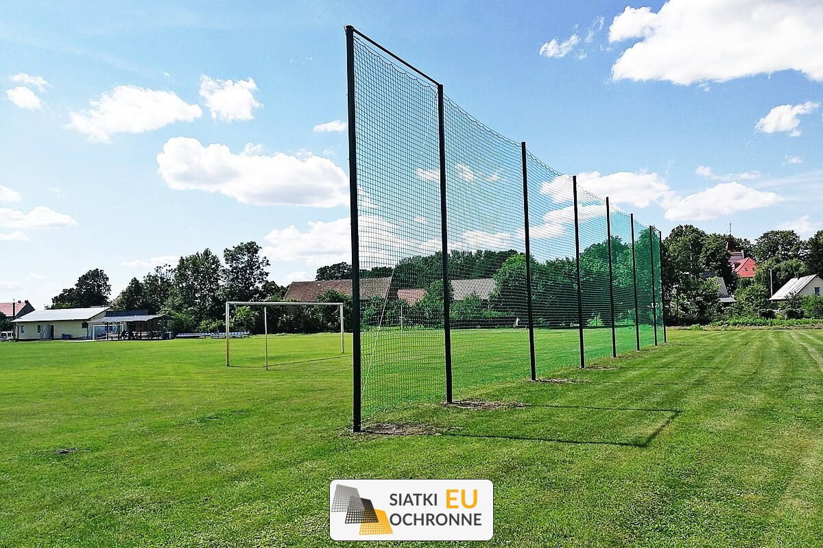   SiatkiOchronne.eu - Odporne i praktyczne siatkowe piłkochwyty dla piłkarzy 