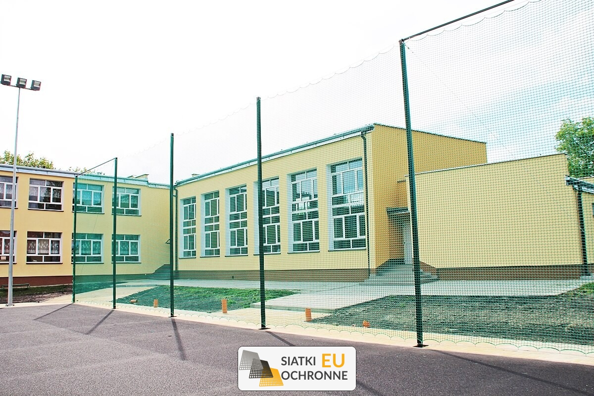 Sznurkowe siatki i piłkochwyty do boiska piłkarskiego SiatkiOchronne.eu - Sznurkowe siatki i piłkochwyty do boiska piłkarskiego