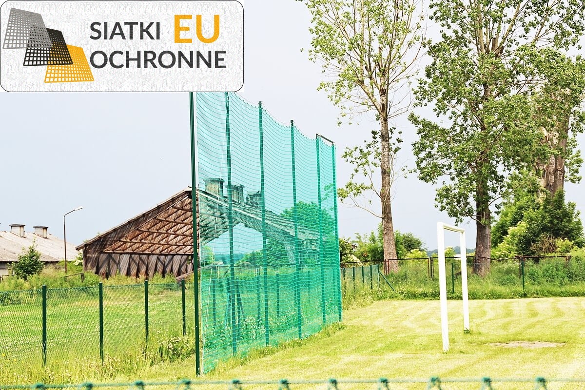 Siatka zabezpieczająca do boiska o wysokości 5 metrów SiatkiOchronne.eu - Siatka zabezpieczająca do boiska o wysokości 5 metrów