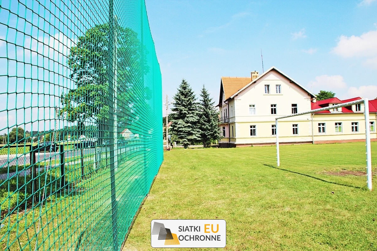  SiatkiOchronne.eu - Siatka sznurkowa na piłkochwyt 