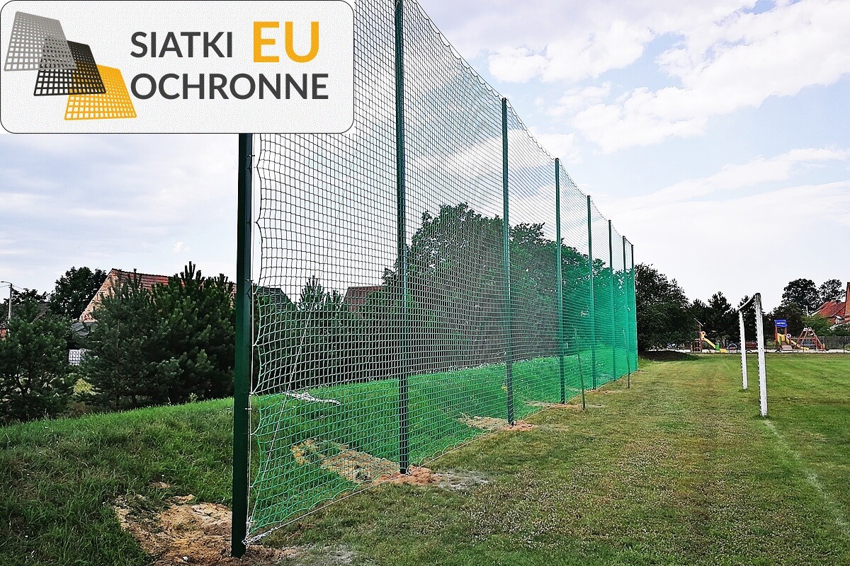 Piłkochwyt 5m - 5-metrowe zestawienie z siatką 8x8cm i słupami, gruba 5mm SiatkiOchronne.eu - Piłkochwyt 5m - 5-metrowe zestawienie z siatką 8x8cm i słupami, gruba 5mm