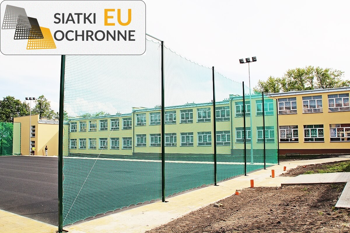   SiatkiOchronne.eu - Słupki z siatką sznurkową 10x10cm, 4mm, wysokość — 6m 