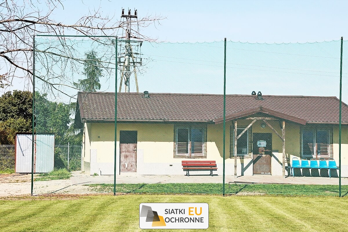   SiatkiOchronne.eu - Siatka ochronna piłkochwyt - wysoka na 5 metrów 