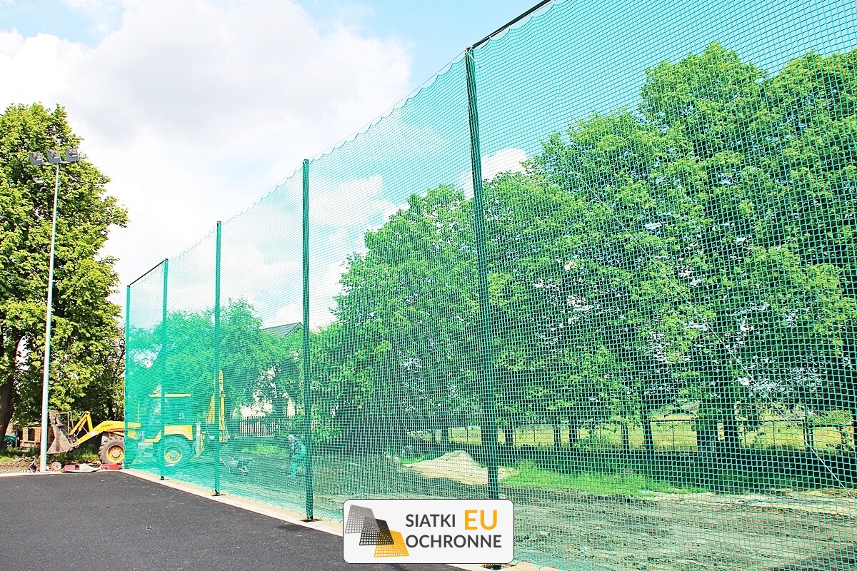 Siatka do zabezpieczeń boisk piłkarskich o wysokości 4 metrów SiatkiOchronne.eu - Siatka do zabezpieczeń boisk piłkarskich o wysokości 4 metrów