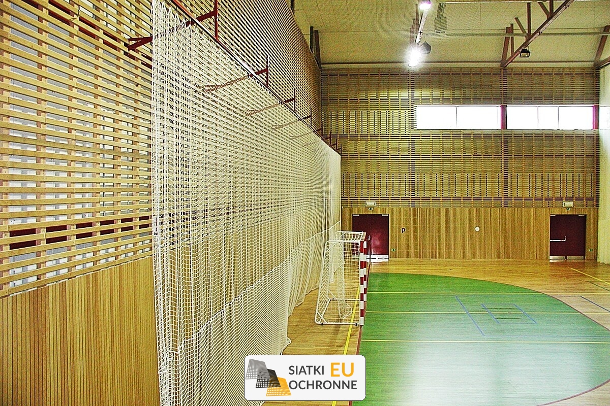   SiatkiOchronne.eu - Uniwersalna siatka na stosowanie piłkochwytów we wewnątrz hal sportowych 