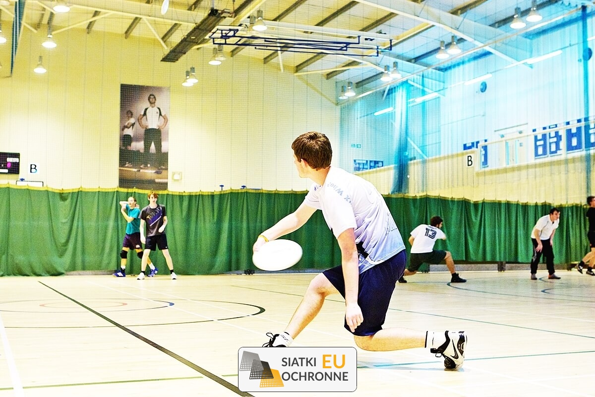   SiatkiOchronne.eu - Siatki na sufit do hali sportowej   Zabezpieczenie siatką sufitu w halach sportowych 