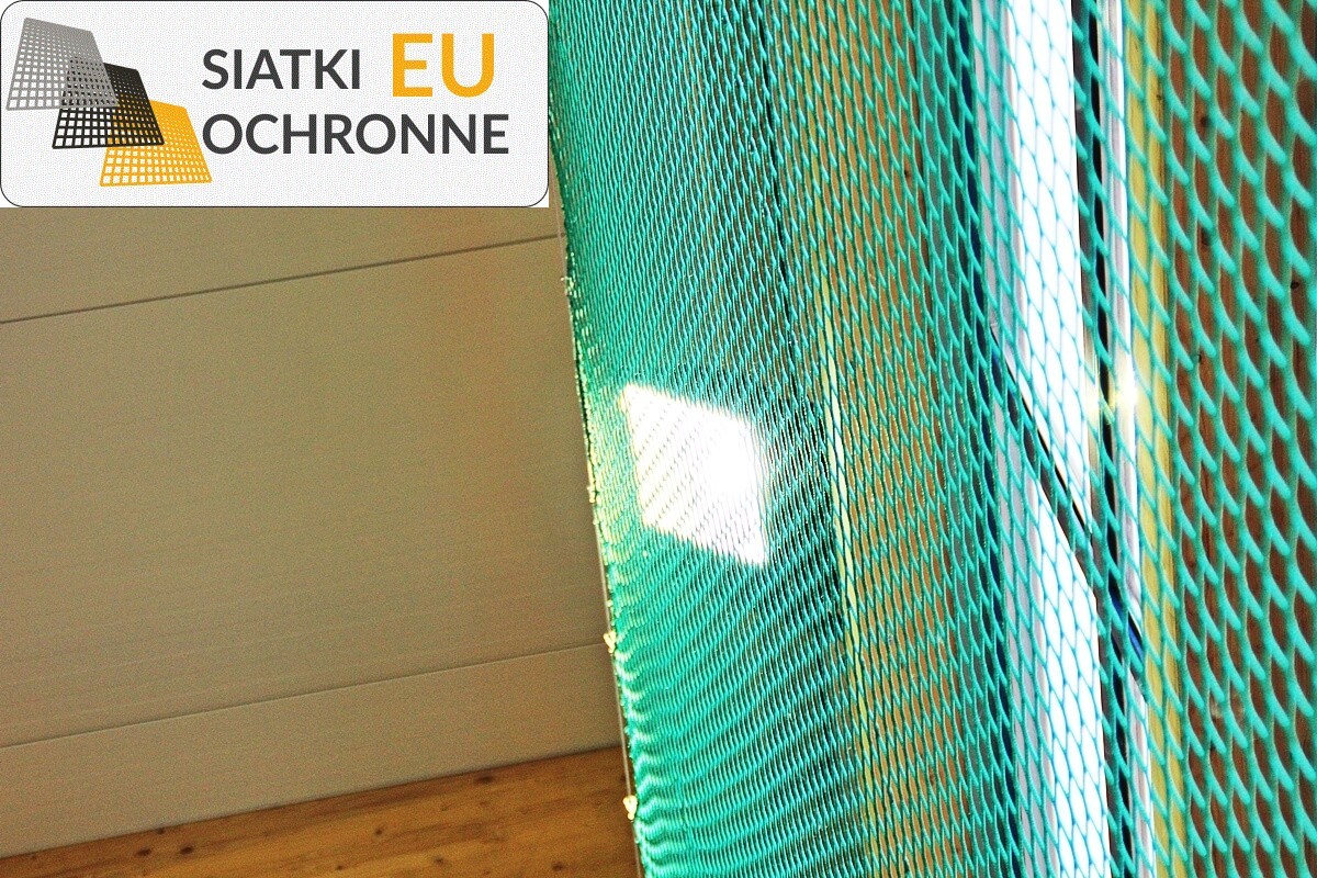   SiatkiOchronne.eu - Osłona z siatki bezpieczna dla obiektów sportowych 