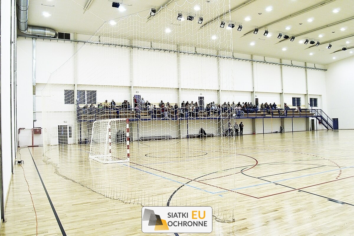   SiatkiOchronne.eu - Zabezpiecz swoją halę sportową profesjonalną siatką 