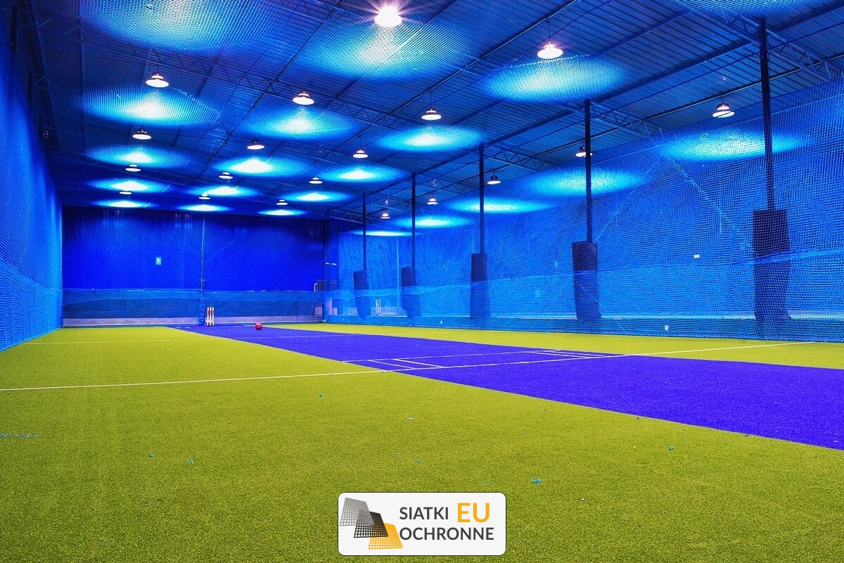   SiatkiOchronne.eu - Siatka na hale sportową   Zabezpieczenie siatką hali sportowej 