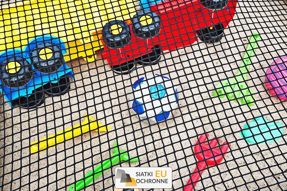 Gruba siatka — doskonałe zabezpieczenie podczas wspinaczki SiatkiOchronne.eu - Gruba siatka — doskonałe zabezpieczenie podczas wspinaczki