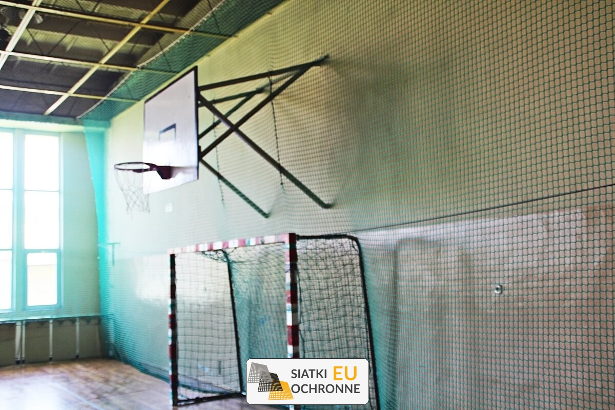   SiatkiOchronne.eu - Siatka sportowa   Zabezpieczająca siatka sportowa 