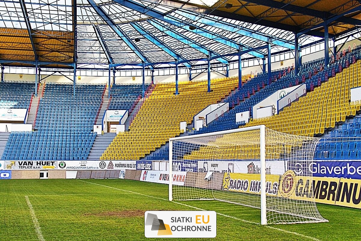   SiatkiOchronne.eu - Siatka sportowa   Zabezpieczająca siatka sportowa 