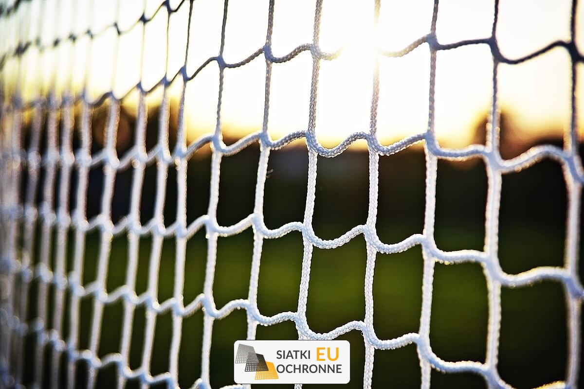   SiatkiOchronne.eu - Ozdobienie siatką ścian w pokoju dziecka: niebanalny wystrój   Ozdobienie siatką sufitu: tworzenie dziecięcej przestrzeni z charakterem 