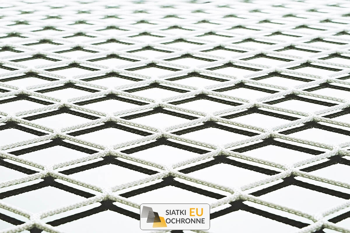   SiatkiOchronne.eu - Transformacja pokoju dziecka dzięki ozdobnej siatce na ściany i sufit 