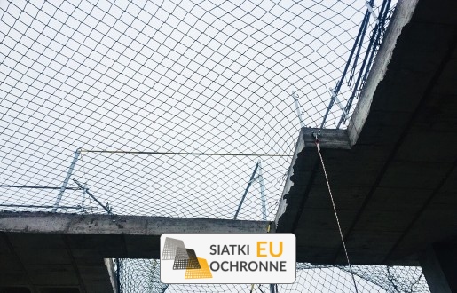 Ochrona placu budowy za pomocą siatki sznurkowej SiatkiOchronne.eu - Ochrona placu budowy za pomocą siatki sznurkowej
