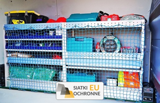  SiatkiOchronne.eu - Zabezpieczenie ładunku siatką na busie doka 