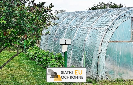   SiatkiOchronne.eu - Ochronny pokrowiec na tunel foliowy — odporny na porywy wiatru 