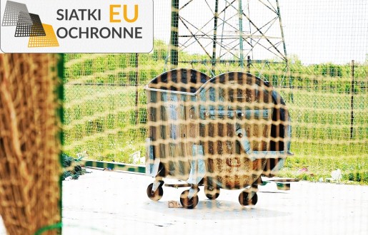 Ochrona ładunku przed silnym wiatrem w magazynie SiatkiOchronne.eu - Ochrona ładunku przed silnym wiatrem w magazynie