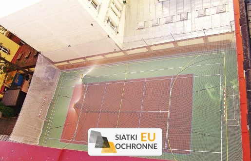   SiatkiOchronne.eu - Siatkowe ogrodzenie dla szkolnego boiska sportowego 