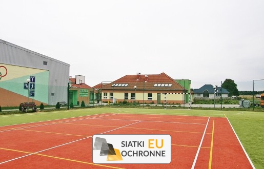   SiatkiOchronne.eu - Siatka sznurkowa do zabezpieczania boiska szkolnego 