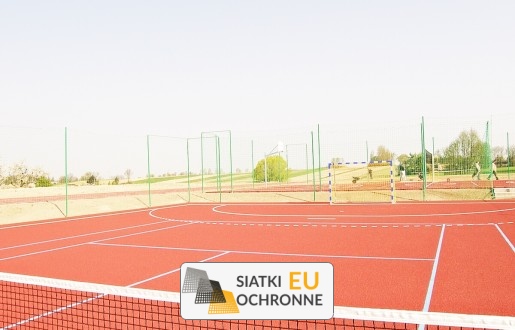   SiatkiOchronne.eu - Siatka ochronna dla szkolnych boisk sportowych 