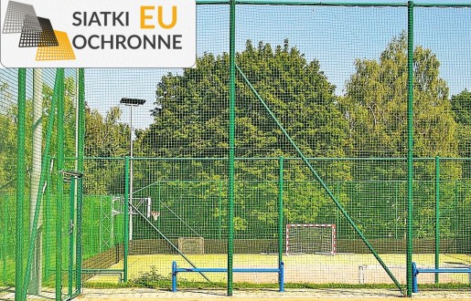 Siatkowe ogrodzenie boiskowe, 5m wysokości z słupami, oczka 10x10cm, grubość 4mm SiatkiOchronne.eu - Siatkowe ogrodzenie boiskowe, 5m wysokości z słupami, oczka 10x10cm, grubość 4mm