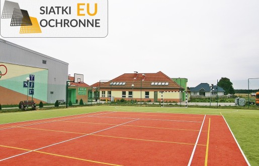 Siatkowe ogrodzenie boiskowe o wysokości 6m, ze słupami i siatką o oczkach 10x10cm oraz grubości 5mm SiatkiOchronne.eu - Siatkowe ogrodzenie boiskowe o wysokości 6m, ze słupami i siatką o oczkach 10x10cm oraz grubości 5mm