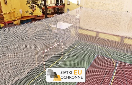   SiatkiOchronne.eu - Siatka grodzeniowa do boiska o dużej wysokości 