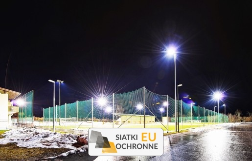   SiatkiOchronne.eu - Ogrodzenie boiska 4m wys. z słupami i siatką 10x10cm o grubości 5mm 