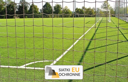   SiatkiOchronne.eu - Ogrodzenie boiska 4m wys. z słupami i siatką 8x8cm o grubości 5mm 