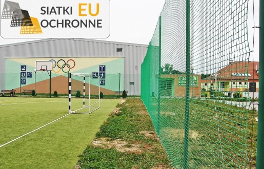 Siatka chroniąca o wysokiej odporności dla boiska szkolnego SiatkiOchronne.eu - Siatka chroniąca o wysokiej odporności dla boiska szkolnego