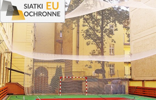 Odporna siatka do zabezpieczenia gry na boisku szkolnym SiatkiOchronne.eu - Odporna siatka do zabezpieczenia gry na boisku szkolnym
